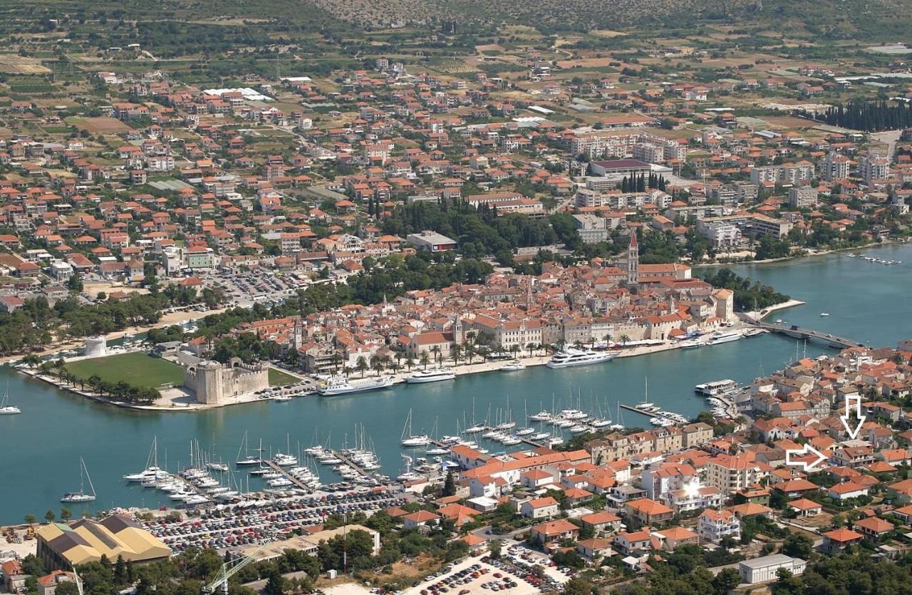Fresh Apartments Dar Orlic Trogir Exterior photo