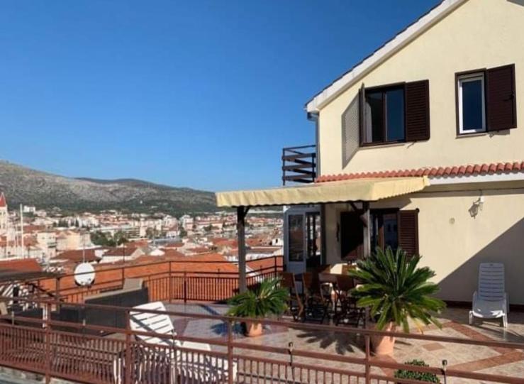 Fresh Apartments Dar Orlic Trogir Exterior photo
