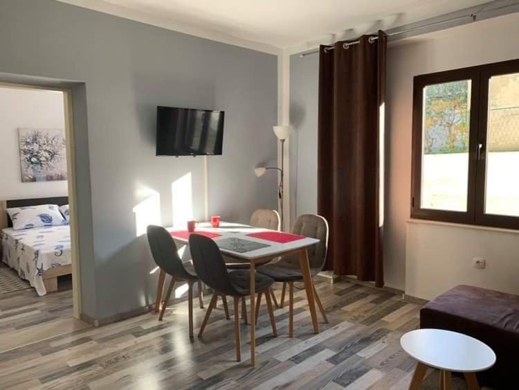 Fresh Apartments Dar Orlic Trogir Exterior photo