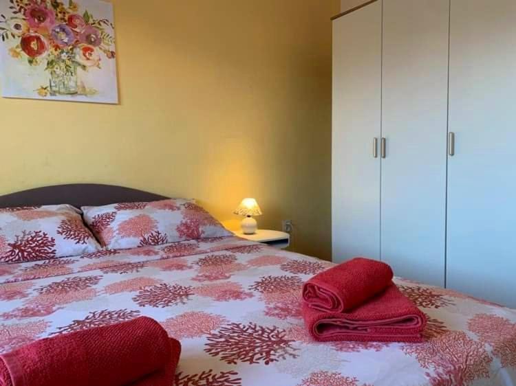 Fresh Apartments Dar Orlic Trogir Exterior photo