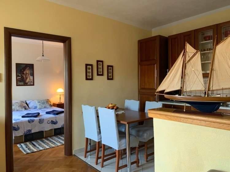 Fresh Apartments Dar Orlic Trogir Exterior photo