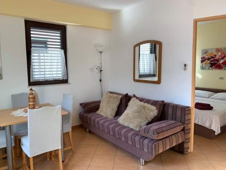 Fresh Apartments Dar Orlic Trogir Exterior photo