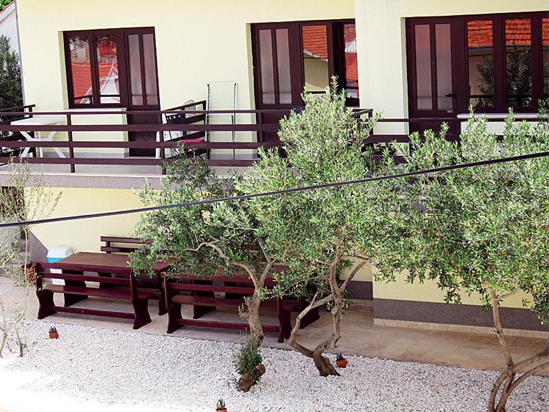 Fresh Apartments Dar Orlic Trogir Exterior photo
